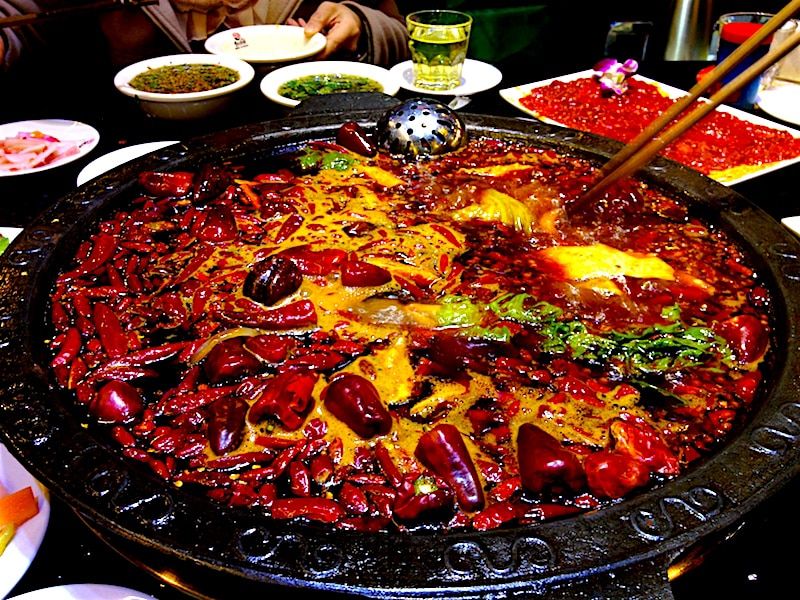 Tragis! Kisah Influencer Tewas karena Terlalu Sering Makan Pedas