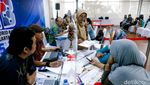 Warga Padati Posko SPMB untuk Cari Info Sekolah