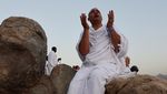 Wukuf di Arafah, Jutaan Jemaah Tenggelam dalam Doa dan Haru