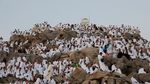 Wukuf di Arafah, Jutaan Jemaah Tenggelam dalam Doa dan Haru