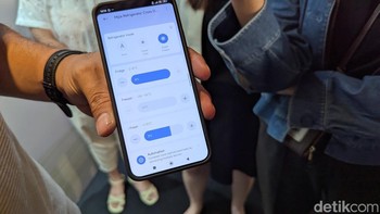 Kulkas ini juga bisa dikendalikan dari jarak jauh menggunakan aplikasi Xiaomi Home yang tersedia untuk Android dan iOS. Foto: Virgina Maulita Putri/detikINET
