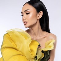 Dalam salah satu unggahan Instagramnya sendiri Yuni pernah membongkar rahasia kecantikannya. Ia mengaku melakukan botox, perawatan untuk menebalkan kulit tangan, serta Exosome untuk memudarkan flek pada wajahnya. Foto: Instagram/@yunishara36