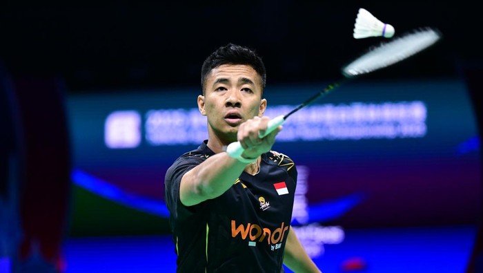Indonesia players Ferdinansyah Dejan and Ramadhanti Siti Fadia Silva compete against Jomkoh Supak and Taerattanachai Sapsiree of Thailand during the Tsingtao Badminton Asia Mixed Team Championship 2025 in Qingdao, China, on February 15, 2025. (Photo by Costfoto/NurPhoto via Getty Images)