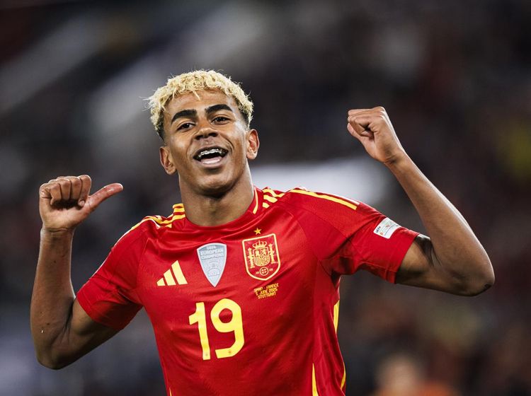 Lamine Yamal Hadapi Ronaldo Dulu, Messi Kemudian