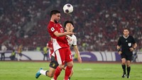 Ada yang menarik usai laga kedelapan Putaran Ketiga Kualifikasi Piala Dunia 2026 Zona Asia di Stadion Utama Gelora Bung Karno, Kamis (5/6/2025). Selain Indonesia sukses membekuk China, penampilan Calvin Verdonk juga menuai sorotan. Foto: Getty Images/Robertus Pudyanto