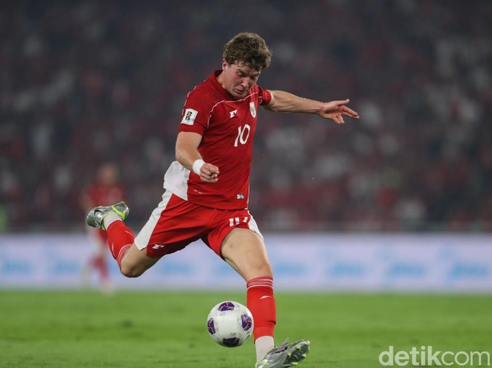 Ole Romeny tampil gemilang dan jadi penentu kemenangan Timnas atas China. Tiga gol dalam tiga laga, striker muda ini jadi harapan baru skuad Garuda.