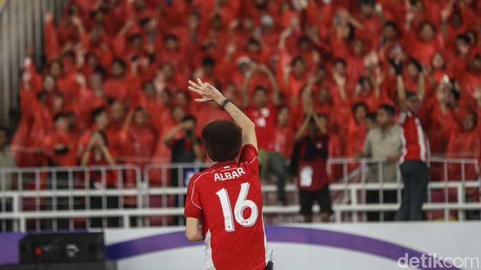 Band God Bless bersama Judika menyanyikan lagu Rumah Kita sebelum match antara Timnas Indonesia vs China digelar, begini potretnya, Kamis (5/6/2025).