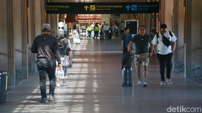 Situasi terminal domestik Bandara I Gusti Ngurah Rai, Bali, Kamis (5/6/2025) sore. (Agus Eka/detikBali)