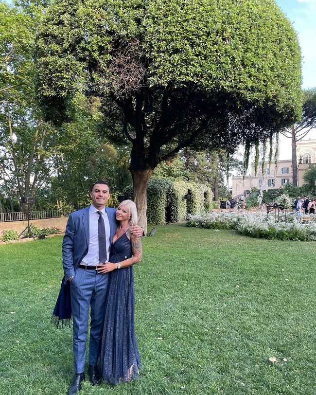 Selain dunia kecantikan dan olahraga, wanita kelahiran Turin, Italia, ini juga suka traveling. Dia pun sering mengunggah aktivitas liburan di berbagai belahan dunia. Foto: Instagram/@faithimanstar