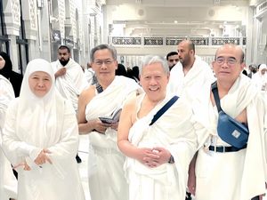 Usai Wukuf, Khofifah Langsung Lempar Jumrah dan Thowaf