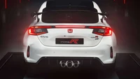 Untuk menandai berakhirnya penjualan hot hatch tersebut di benua biru, merek asal Jepang ini telah mengungkapkan detail Civic Type R Ultimate Edition yang baru. Model ini akan menjadi model penutup riwayat Civic Type R di Eropa. Foto: Dok. Honda