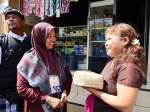 Momen Pemeluk Islam di Bali Ngejot Daging Kurban Idul Adha ke Nonmuslim