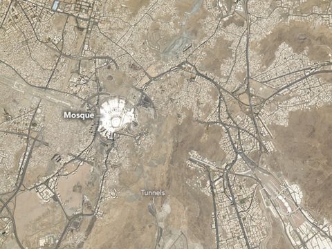 Ka'bah di Makkah terlihat dari luar angkasa