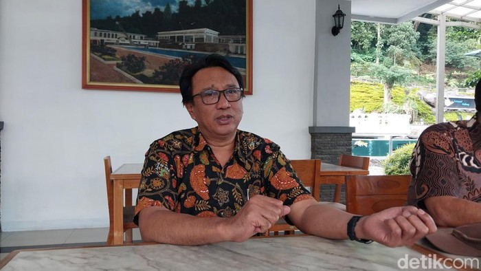 Ketua PHRI Kota Batu Sujud Hariadi saat ditemui awak media.