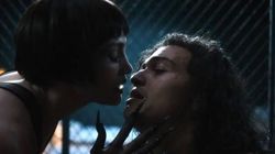 Beragam Aksi Jennifer Lopez di Kiss of the Spider Woman