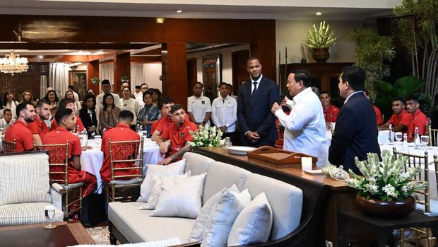 Presiden Prabowo Subianto mengundang punggawa Timnas Sepakbola Indonesia makan siang di kediaman pribadi, Jumat (6/6/2025). Pemain timnas diundang usai mengalahkan China.