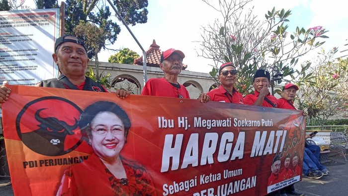 Kader PDIP meminta Megawati jadi ketum lagi