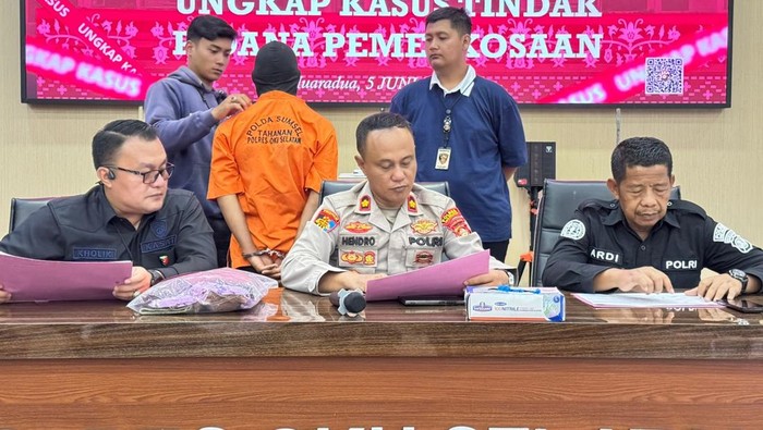 Polisi saat merilis kasus pemerkosaan remaja di OKU Selatan oleh teman pria yang baru dikenal.