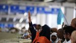 Potret Jemaah Haji Melempar Jumrah di Mina, Simbol Perangi Setan