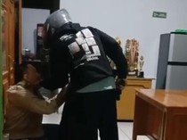 ASN Dinsos Gorontalo Ditodong Pistol oleh Pria Berhelm Saat Sedang Absen