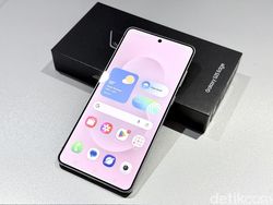 Unboxing Samsung Galaxy S25 Edge; Bodi Tipis Punya Kamera 200 MP