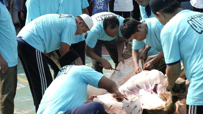 Sebanyak 20 warga binaan Lapas Cipinang melakukan pemotongan hewan kurban 10 ekor sapi dan 14 ekor kambing. (Dok istimewa).