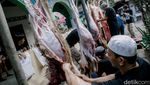 Semangat Kurban Warga Kebon Melati, Sembelih Kambing hingga Kerbau