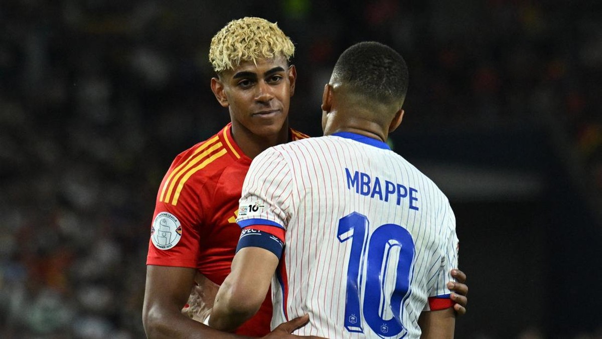 SOCCER-UEFANATIONS-ESP-FRA/REPORT SOCCER-UEFANATIONS-ESP-FRA/REPORT