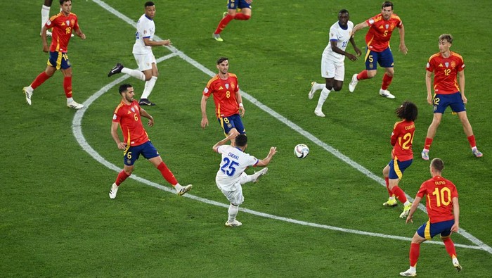 Soccer Football - Nations League - Semi Final - Spain v France - MHPArena, Stuttgart, Germany - June 5, 2025 Frances Rayan Cherki scores their second goal REUTERS/Angelika Warmuth