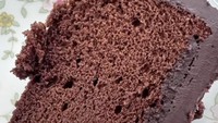 Tampilan chocolate cake-nya terlihat menggugah selera. Tampak bagian dalamnya berupa sponge cake yang lembut. Foto: Instagram itsmebcl/bumiaw/tikoaryawardhana