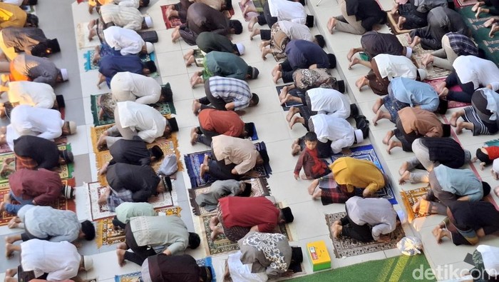 Suasana salat Idul Adha Masjid AL Akbar Surabaya