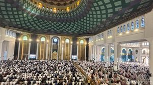 Suasana Salat Idul Adha di Masjid Al Akbar Surabaya