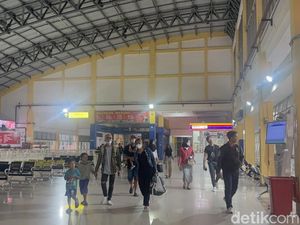 Terminal Purabaya Dibanjiri Penumpang Sejak H-1 hingga Hari Idul Adha