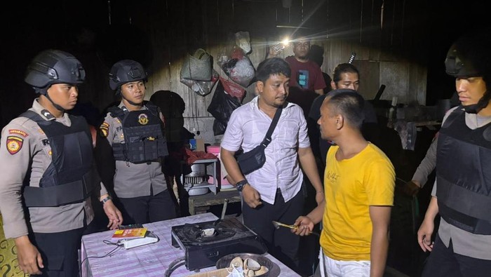 Tim Raga dan Satreskrim Polres Kuansing membongkar PETI dan menangkap 2 penadah emas ilegal