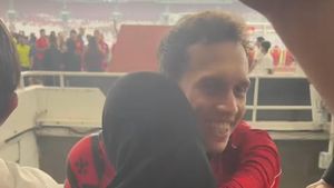 Pelukan Hangat Adiba dan Egy Maulana Usai Laga Indonesia Vs China