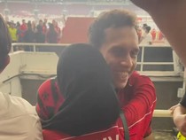 Pelukan Hangat Adiba dan Egy Maulana Usai Laga Indonesia Vs China