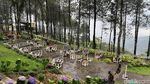 Menikmati Wisata Pantai dengan Pemandangan Gunung Arjuno Welirang