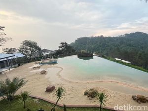 Aone Sky Beach: Pantai di Atas Awan Trawas Mojokerto