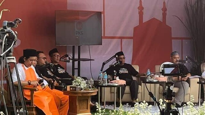 Acara Penyembelihan Kurban PKS di Kantor DPTP PKS, Jakarta Selatan, Sabtu (7/6/2025).