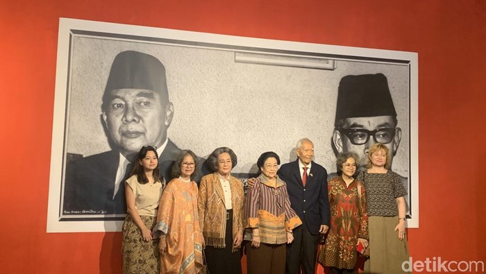 Anak sulung Presiden ke-1 RI Sukarno, Guntur Soekarnoputra, mengatakan pameran foto digelar untuk memperingati bulan lahir dan wafat sang ayah, Bung Karno. (Mulia Budi/detikcom)