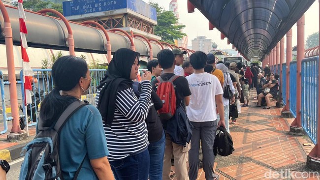 Rute Baru Transj ke Sekitar Jakarta Diserbu Penumpang Kala Long Weekend