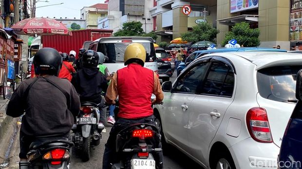 Arus lalin di pusat Kota Bandung