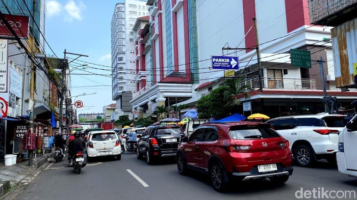 Arus lalin di pusat Kota Bandung