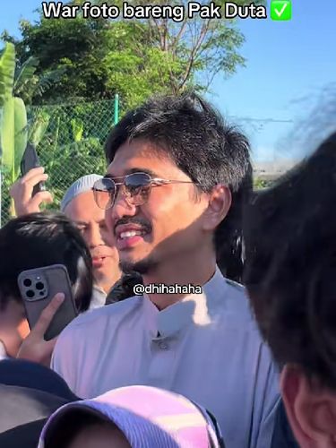 Beredar video viral di TikTok, warga berkerumun ingin foto bersama dengan Duta SO7.