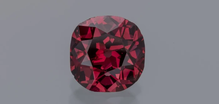 berlian merah Red Winston