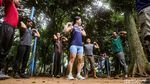 Bukan di Gym, Mereka Berotot di Taman Kota