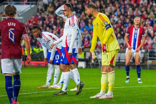 Soccer Football - World Cup - European Qualifiers - Group I - Norway v Italy - Ullevaal Stadion, Oslo, Norway -  June 6, 2025 Italys Gianluigi Donnarumma, Nicolo Rovella and Destiny Udogie react  Cornelius Poppe/NTB via REUTERS    ATTENTION EDITORS - THIS IMAGE WAS PROVIDED BY A THIRD PARTY. NORWAY OUT. NO COMMERCIAL OR EDITORIAL SALES IN NORWAY.