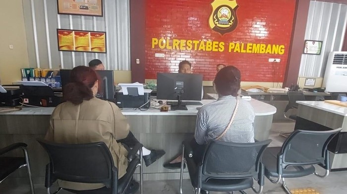 MDF dampingi adik sepupunya AT yang dilecehkan oleh mahasiswa di Palembang, Sumsel.