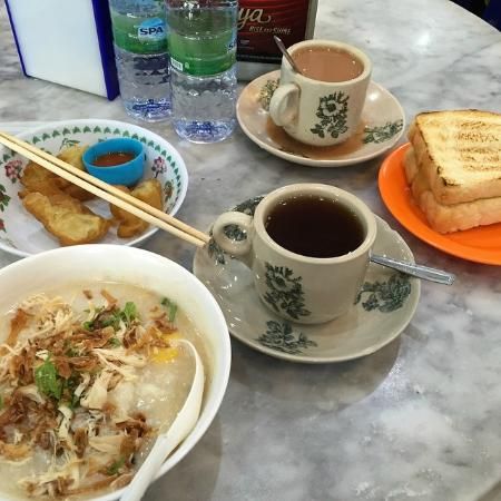 Nostalgia di 5 Warung Kopi Tradisional Legendaris Medan hingga Bandung