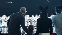 Keempatnya menghabiskan waktu dua hari berkeliling dan mencoba berbagai wahana menarik di Disneyland. Foto: Instagram/@meghan